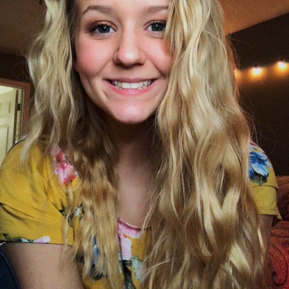 Meet your Posher, Carli